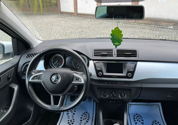 Skoda Fabia cena 28700 przebieg: 135000, rok produkcji 2015 z Syców małe 79